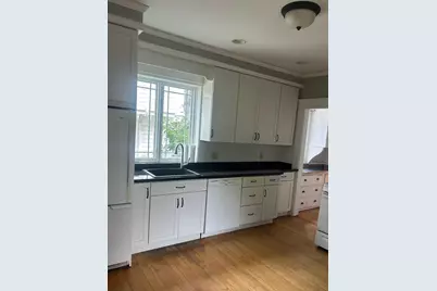 19 Wellesley Rd, Holyoke, MA 01040 - Photo 5