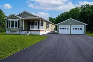 102 Topaz Ter, Gardner, MA 01440 - Photo 1