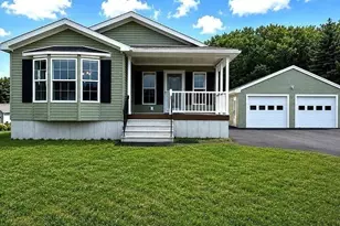 102 Topaz Ter, Gardner, MA 01440 - Photo 3