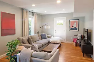 32 Oakland St, Newton, MA 02458 - Photo 3