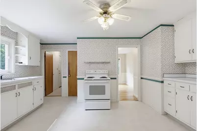 17 Reynolds St, Worcester, MA 01606 - Photo 17