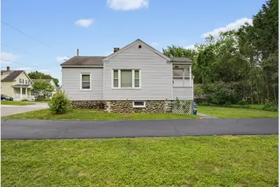 17 Reynolds St, Worcester, MA 01606 - Photo 7