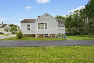 17 Reynolds St, Worcester, MA 01606 - Photo 7