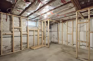 17 Reynolds St, Worcester, MA 01606 - Photo 27