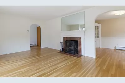 17 Reynolds St, Worcester, MA 01606 - Photo 9