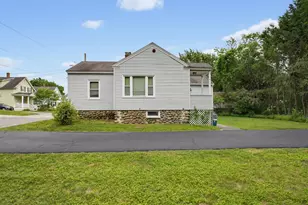 17 Reynolds St, Worcester, MA 01606 - Photo 7