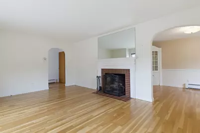 17 Reynolds St, Worcester, MA 01606 - Photo 9