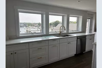 38 Central St #2, Manchester by the Sea, MA 01944 - Photo 3