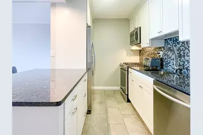 9 Hawthorne Place #11J, Boston, MA 02114 - Photo 3