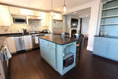 38 Central St #1-2, Manchester by the Sea, MA 01944 - Photo 3