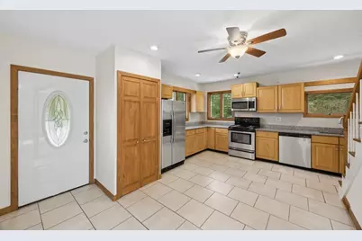 90 East Main #2, Northborough, MA 01532 - Photo 5