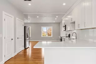 10 Windsor St, Worcester, MA 01605 - Photo 9