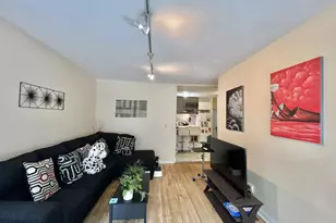 31 Queensberry, Boston, MA 02215 - Photo 3