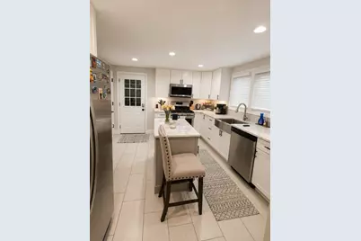 27 Sumner St, Brockton, MA 02301 - Photo 9