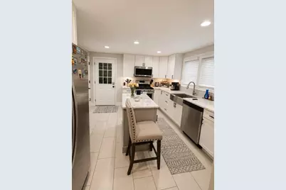 27 Sumner St, Brockton, MA 02301 - Photo 9