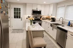 27 Sumner St, Brockton, MA 02301 - Photo 9