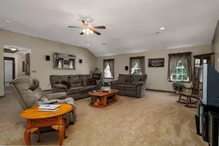 29 Morningside St, Leominster, MA 01453 - Photo 7