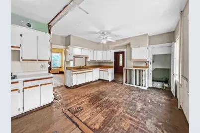 33 High St, Stoneham, MA 02180 - Photo 5