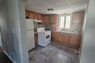 71 Stewart St, Fall River, MA 02720 - Photo 5