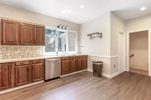 38 5th St, Medford, MA 02155 - Photo 9