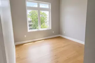 60 Cross St E, Somerville, MA 02145 - Photo 5