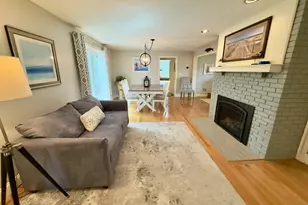 2 Bay Cliff Cir, Plymouth, MA 02360 - Photo 9