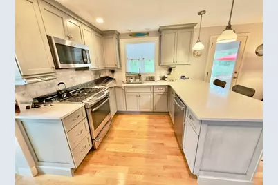 2 Bay Cliff Cir, Plymouth, MA 02360 - Photo 7
