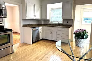 35 Emerson St, Wakefield, MA 01880 - Photo 9