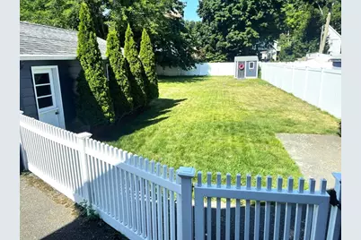 35 Emerson Street, Wakefield, MA 01880 - Photo 3