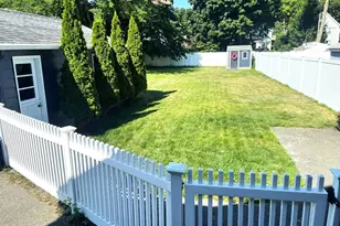 35 Emerson St, Wakefield, MA 01880 - Photo 3