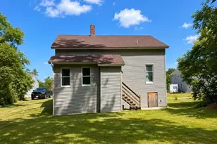 26 Maple St, Athol, MA 01331 - Photo 3