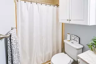 8 Cobblestone Ln, Worcester, MA 01606 - Photo 29