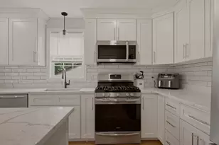 724 Woodman St, Fall River, MA 02724 - Photo 9