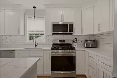 724 Woodman St, Fall River, MA 02724 - Photo 9