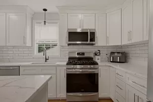 724 Woodman St, Fall River, MA 02724 - Photo 9