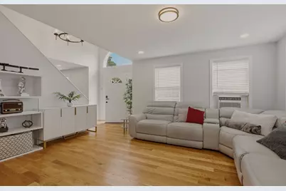 724 Woodman St, Fall River, MA 02724 - Photo 7
