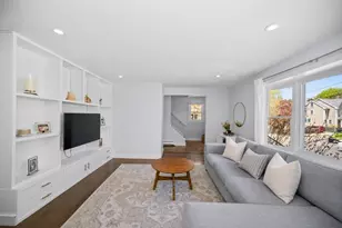 59 Wyvern St, Boston, MA 02131 - Photo 3