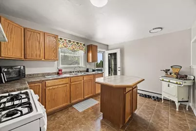 72 Tower St, Fall River, MA 02724 - Photo 17