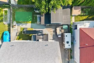 72 Tower St, Fall River, MA 02724 - Photo 5