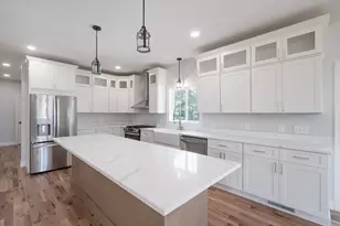 375 Fuller St, Ludlow, MA 01056 - Photo 5