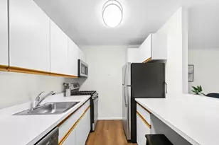 9 Hawthorne Pl, Boston, MA 02114 - Photo 7