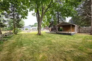 33 Dartmouth St, Fairhaven, MA 02719 - Photo 11