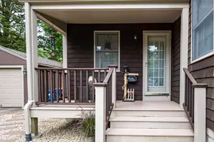 33 Dartmouth St, Fairhaven, MA 02719 - Photo 5