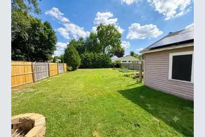 245 Plumtree Rd, Springfield, MA 01118 - Photo 15