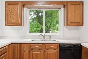 15 Walnut St, West Bridgewater, MA 02379 - Photo 11