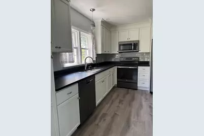 185 College St., Worcester, MA 01610 - Photo 5
