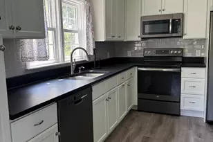 185 College St, Worcester, MA 01610 - Photo 5