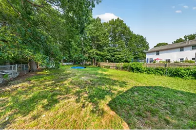 17 Pine Knoll Ln #B, Taunton, MA 02780 - Photo 11