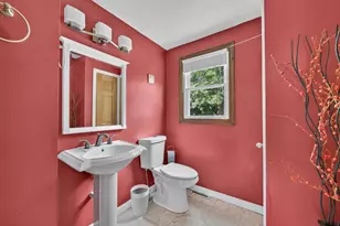 17 Pine Knoll Ln, Taunton, MA 02780 - Photo 23