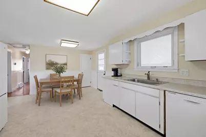134 Bridle Path Cir, Ludlow, MA 01056 - Photo 5